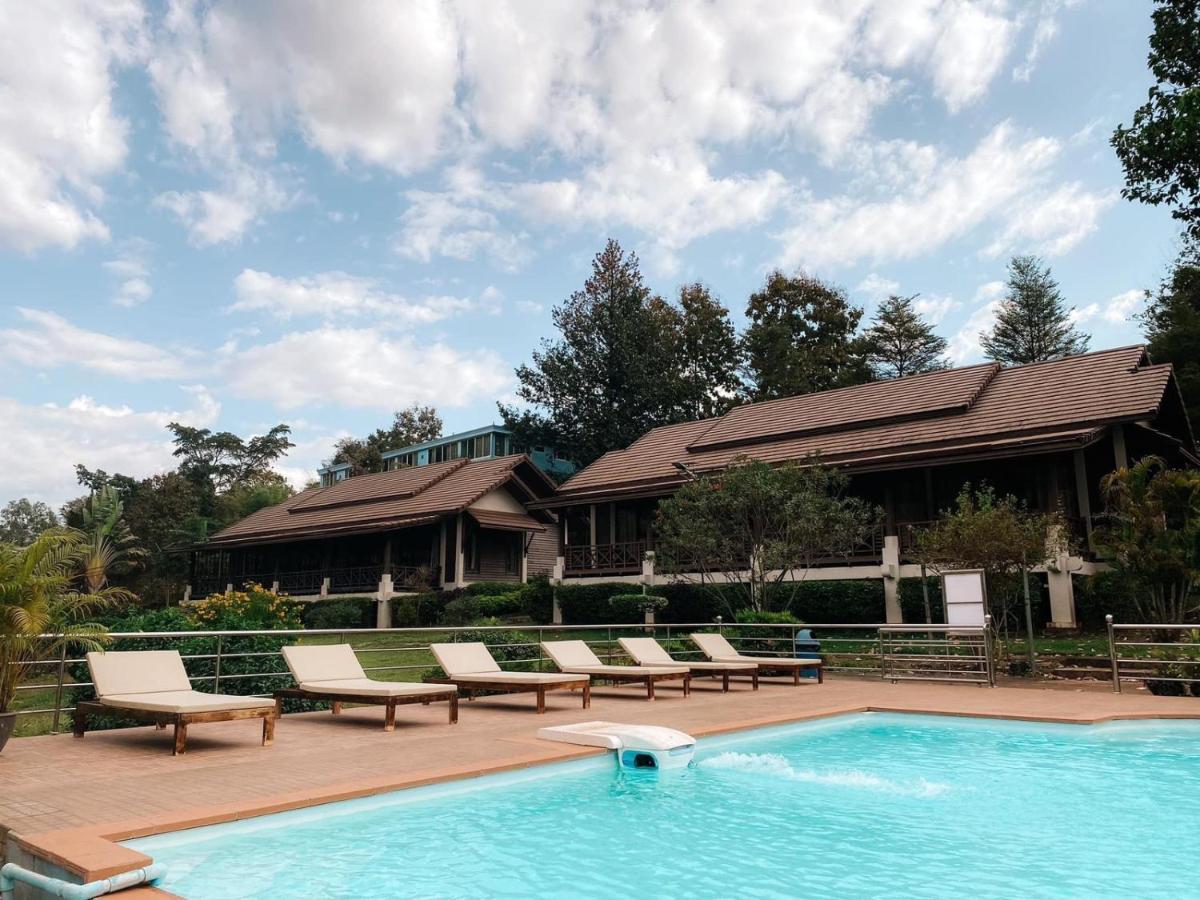 Phubachiang Golf & Resort Pakse Exterior photo