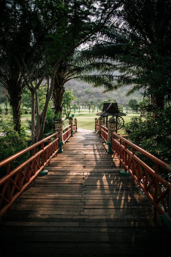 Phubachiang Golf & Resort Pakse Exterior photo