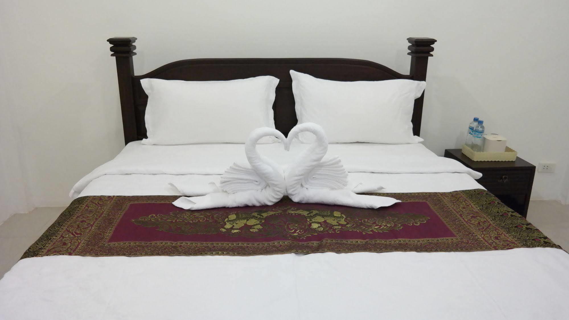 Phubachiang Golf & Resort Pakse Exterior photo