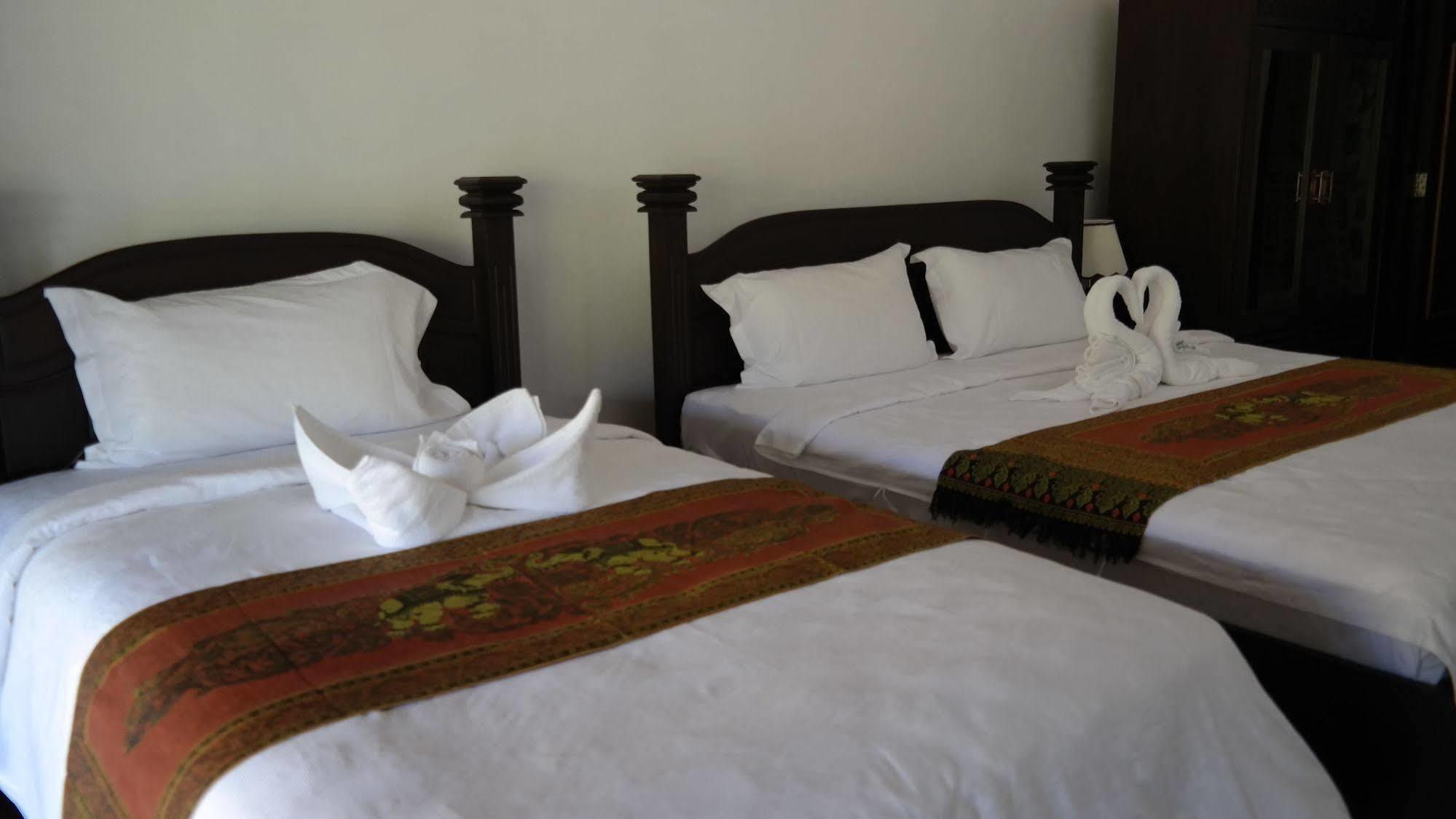 Phubachiang Golf & Resort Pakse Exterior photo
