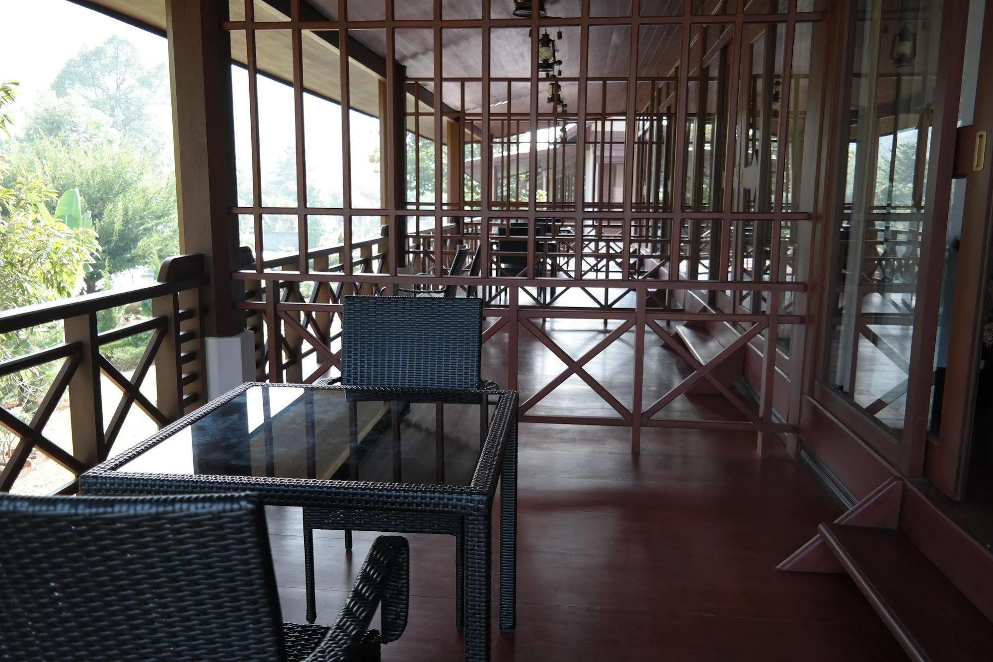 Phubachiang Golf & Resort Pakse Exterior photo