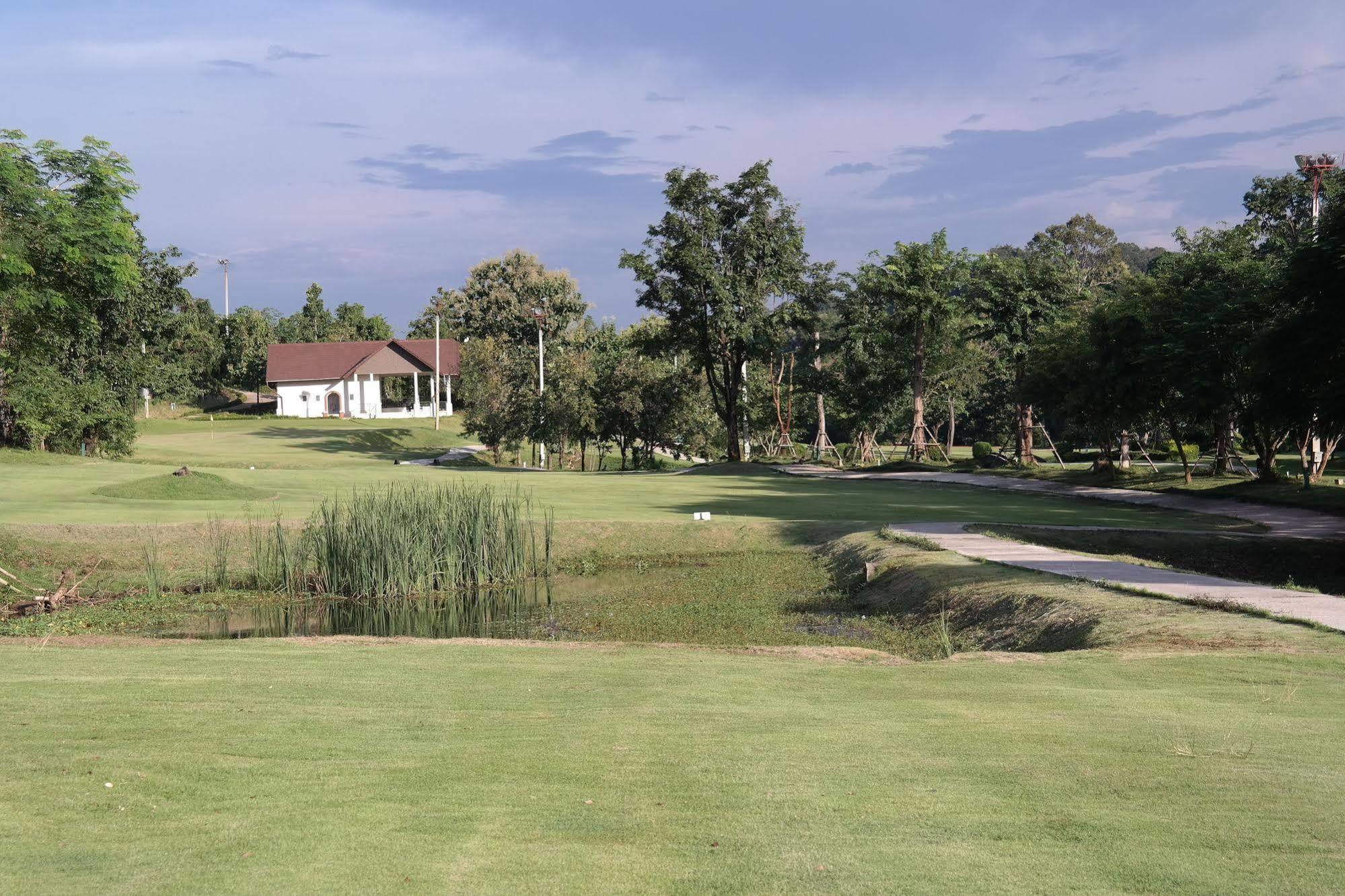 Phubachiang Golf & Resort Pakse Exterior photo